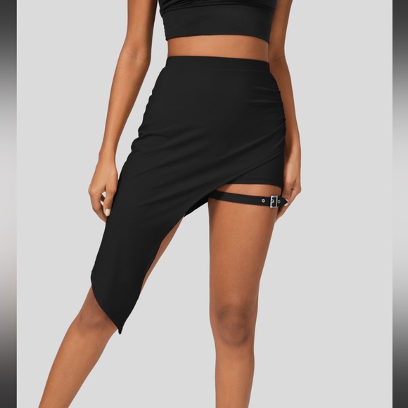 Halara Asymmetrical Black Skirt - Picture 3 of 6